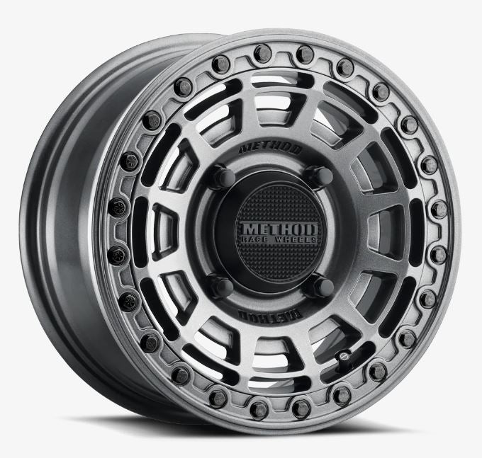 Method MR415 Beadlock Rueda de grafito CB de 15x7 / 5+2/38 mm con desplazamiento / 4x156 / 132 mm - Anillo de grafito brillante