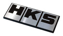 Emblema plateado del logotipo de HKS