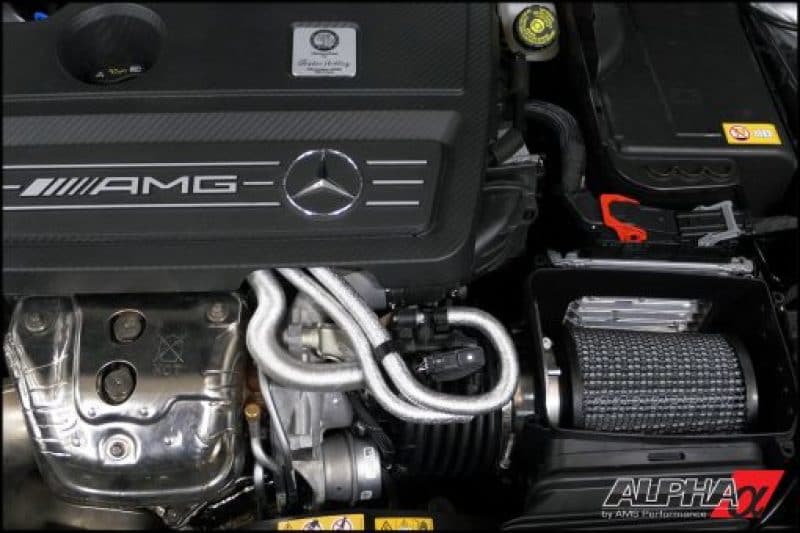 AMS Performance 14-18 Mercedes-Benz CLA 45 AMG 2.0T Alpha Sistema de admisión con conducto y tapa de fibra de carbono (ALP.19.08.0004-1)