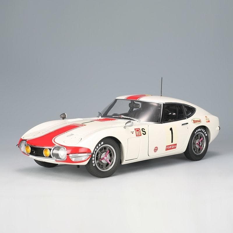 AUTOart Modelo fundido a presión 1:18 - Toyota 2000GT 1967 - Ganador de la carrera de 24 horas de Fuji