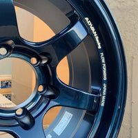 Advan RG-D2 17X8.5" -10 mm 6x139.7 en azul índigo de carreras