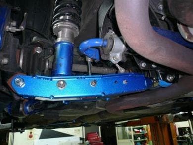 Brazo Lateral Ajustable Cusco con Extremos de Bola de Almohada para Subaru STI GRB