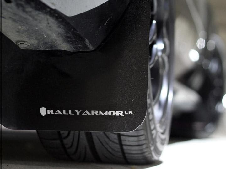 Rally Armor UR Rally Guardabarros Logotipo Blanco - Impreza RS/2.5i/WRX/STI 02-07